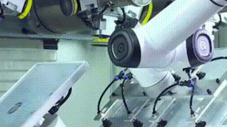 電子零部件上下料場景