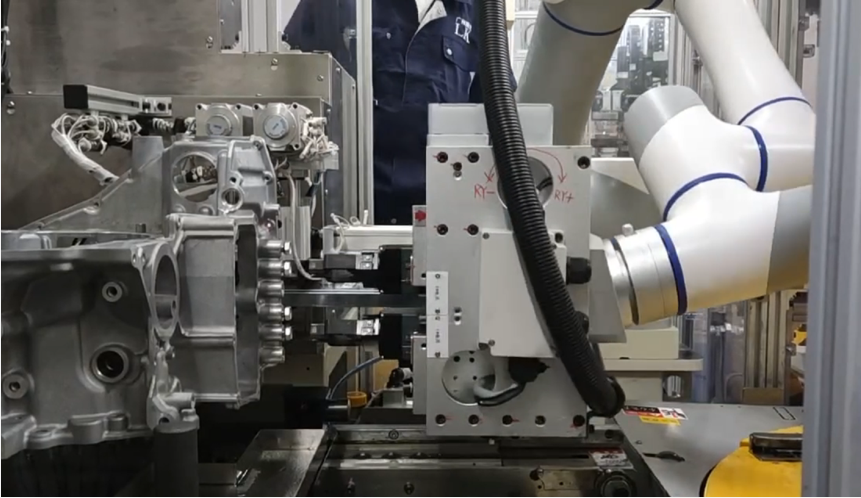 人機協作機械臂,協作機械臂-越疆CRA協作機器人在汽車制造中的價值革命：螺絲鎖付自動化解決方案